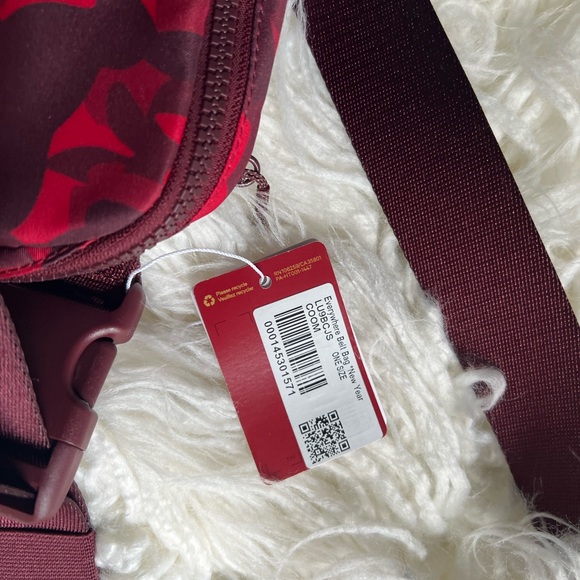 Lululemon Rabbit Everywhere Belt Bag - Picture 4 of 5
